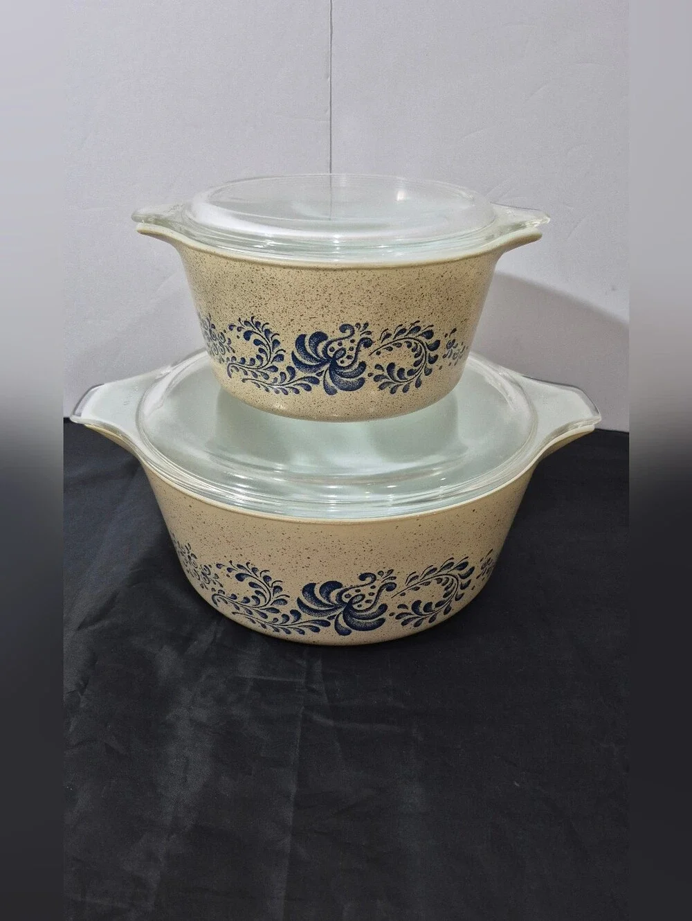 Lot Of 2 Pyrex Homestead 475-B And 473 Casserole Bowls W/ Clear Lids  Vintage